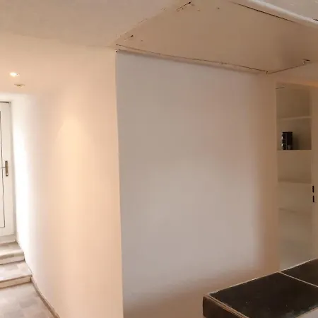 Monteurzimmer Ausma - *