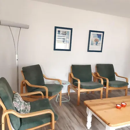 Monteurzimmer Ausma - *