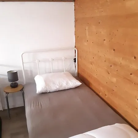 Monteurzimmer Ausma - *