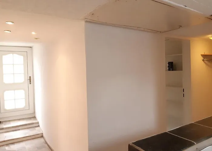 Monteurzimmer Ausma - *