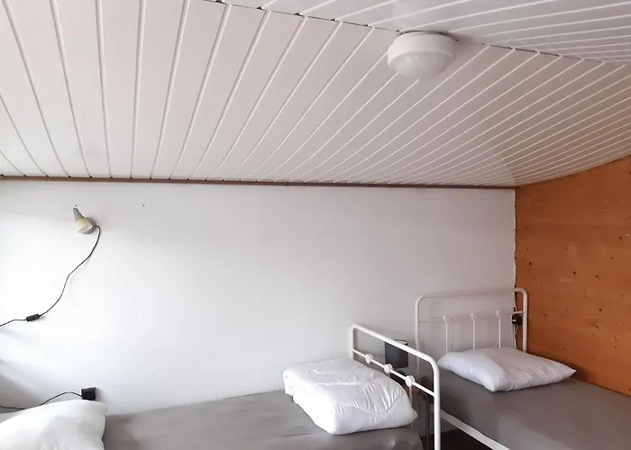 Monteurzimmer Ausma - *